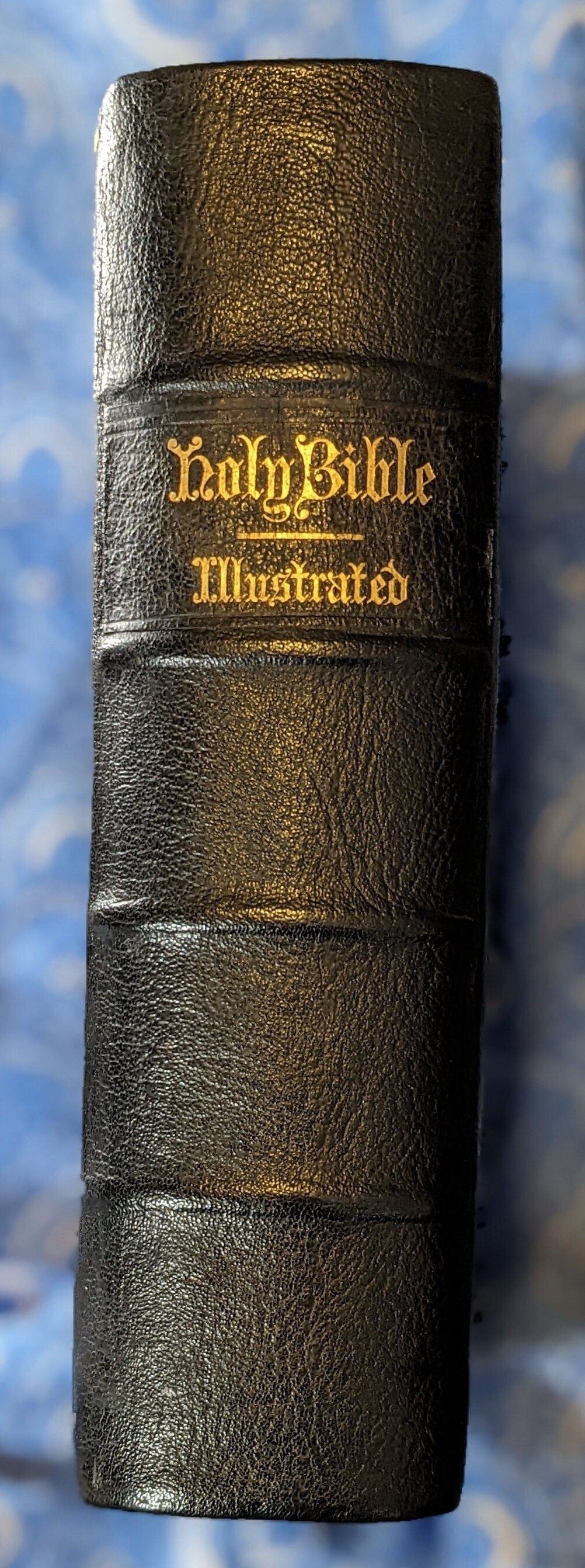 Large Antique Leather The Holy Bible - Oxford University Press 1884 Large Royal Quarto Size w/ Commentaries Henry & Scott with Single Clasp