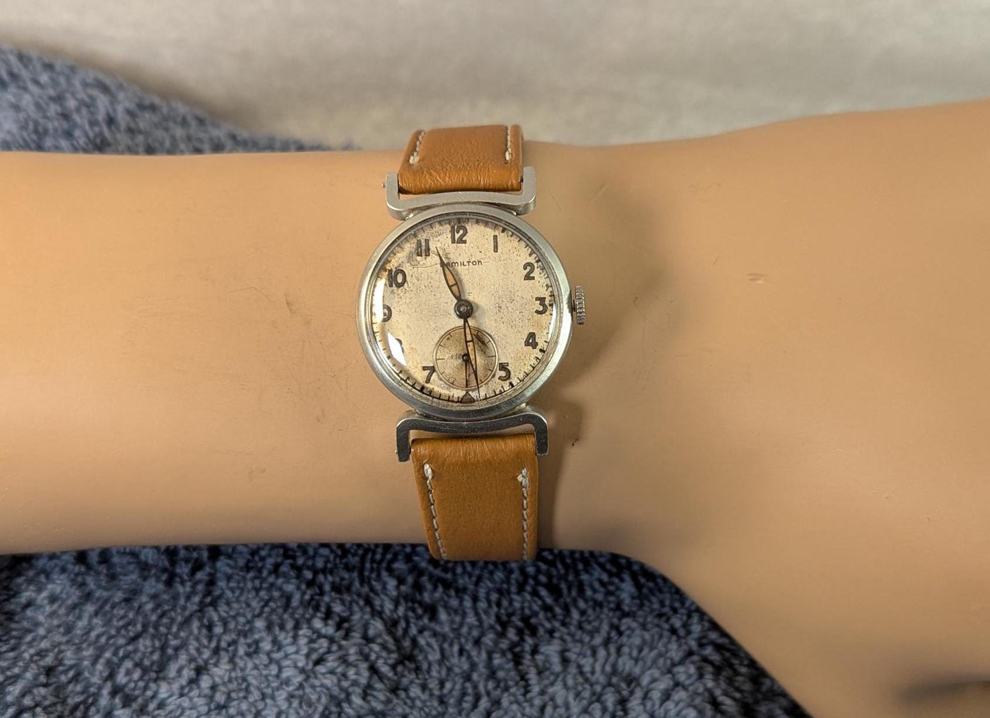 Wonderful Rare Antique 1949 Hamilton Clinton Watch 17 Jewel USA Movement with Great Stylish Mid Century Design - Working Smaller Men's Size