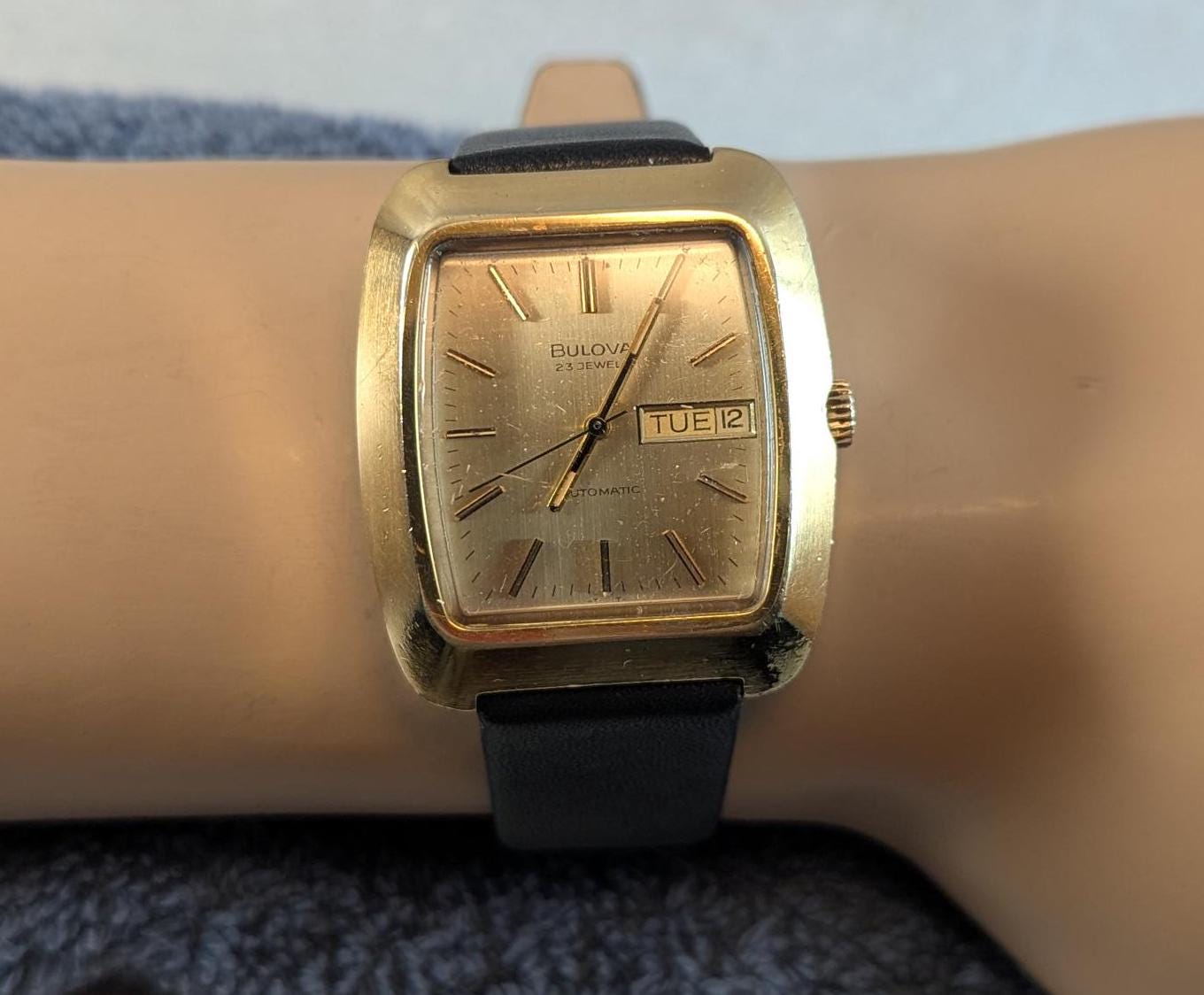 Fantastic & Rare Vintage 1974 Bulova Minute Man Automatic Wristwatch - Gold Tone Case Swiss 23 Jewel Auto Movement with new Leather Band.