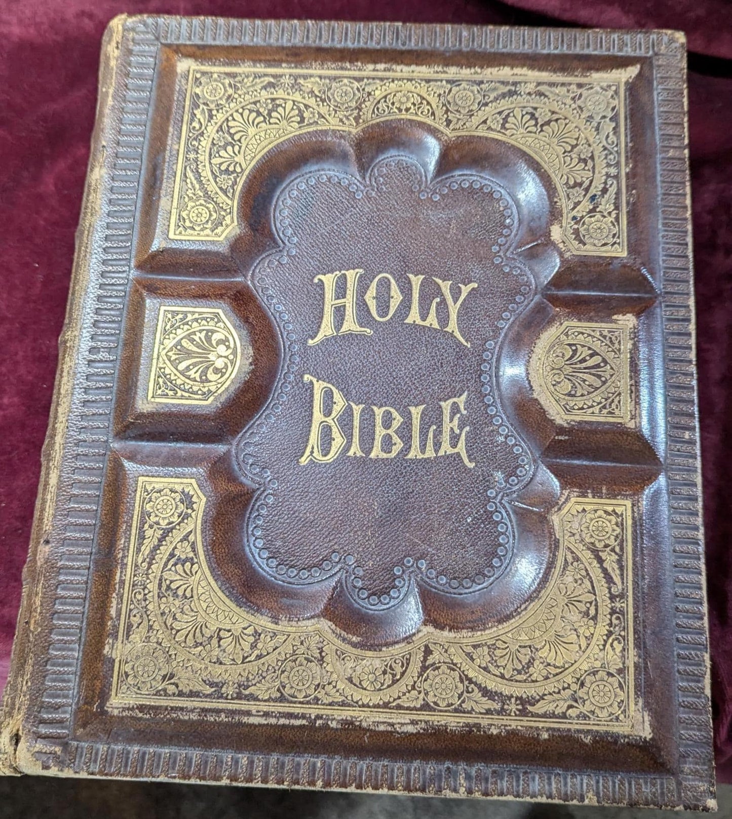 Antique Leather 1885 Standard Edition The Holy Bible -Large Royal Quarto Size with Ornate & Embossed Covers - Illustrated Color Pictures