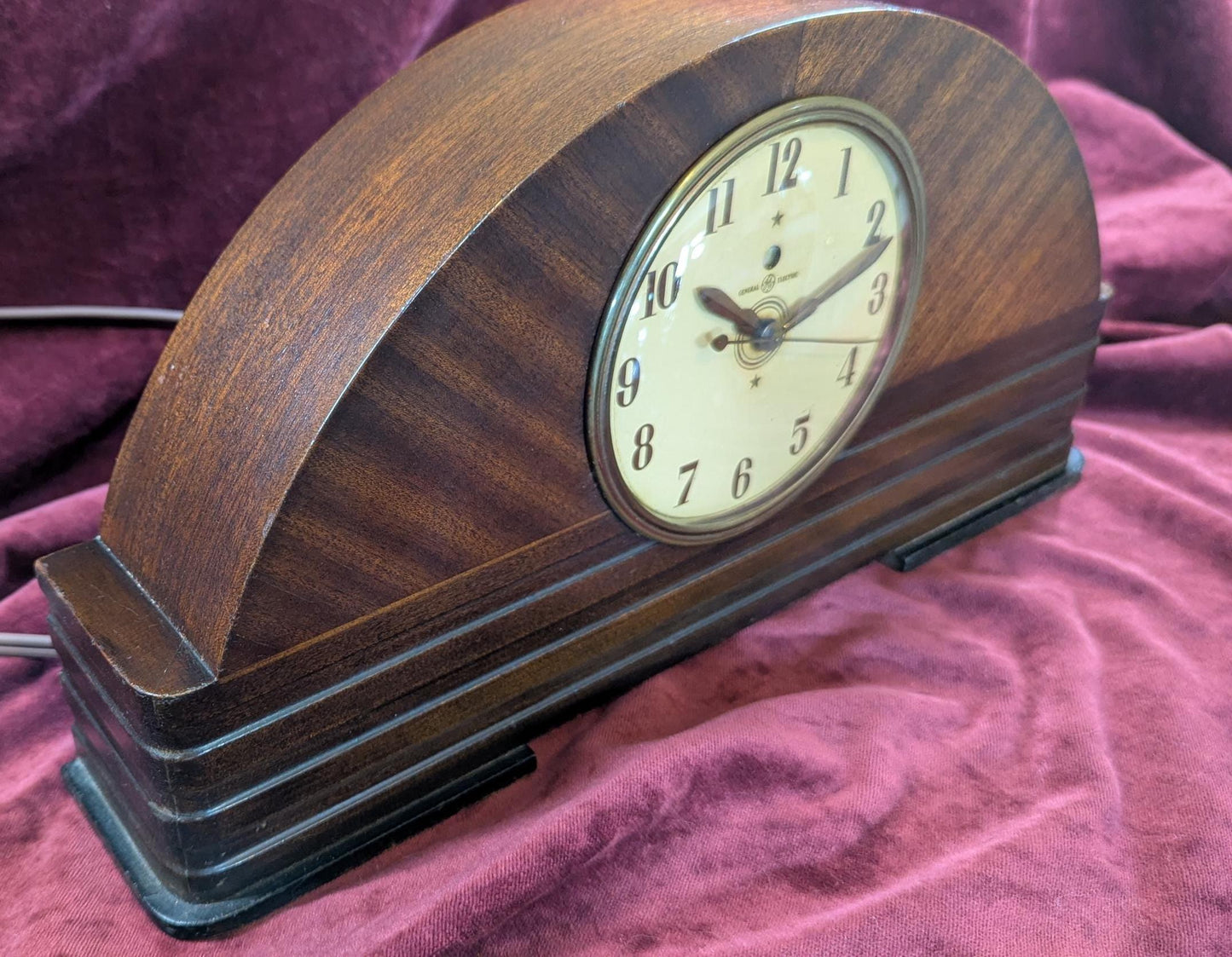 Vintage Retro General Electric - Telechron Model 4H12 "The Candlelight" ca 1939-1944 electric mantle/desk clock, Working Oiled Ready to Go