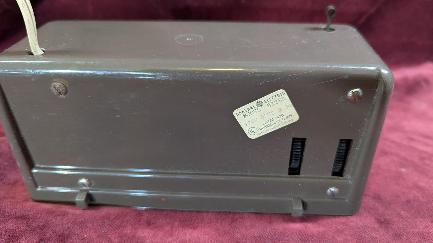 Vintage General Electric Model 8128K Electric Desk/Alarm Clock - Flip /Roll Display - Working Fine - Stylish with a Nice Design from 1960s.