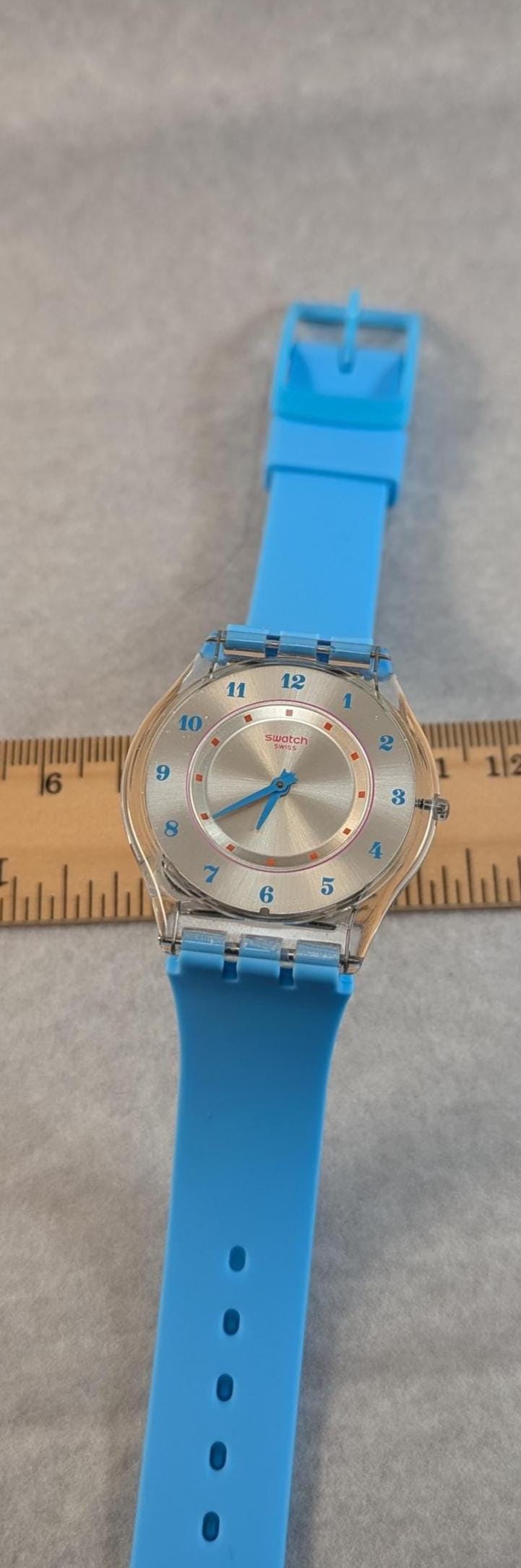 Vintage Swatch FLÛTE DE PAN Swiss Made Watch with a Grey Dial, 34mm Unisex Case and New Blue silicone Band - New Battery & Working Fine