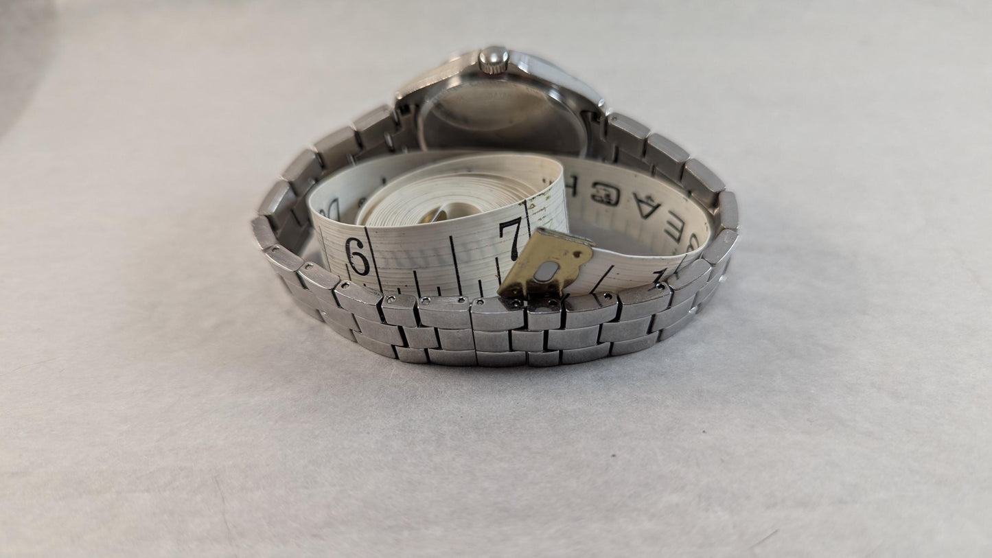 Wonderful Bulova Women's Watch Model 96L236 Crystal Accent Bezel and Crystal Filled Dial - New Battery Quartz Movement Stainless Steel Case