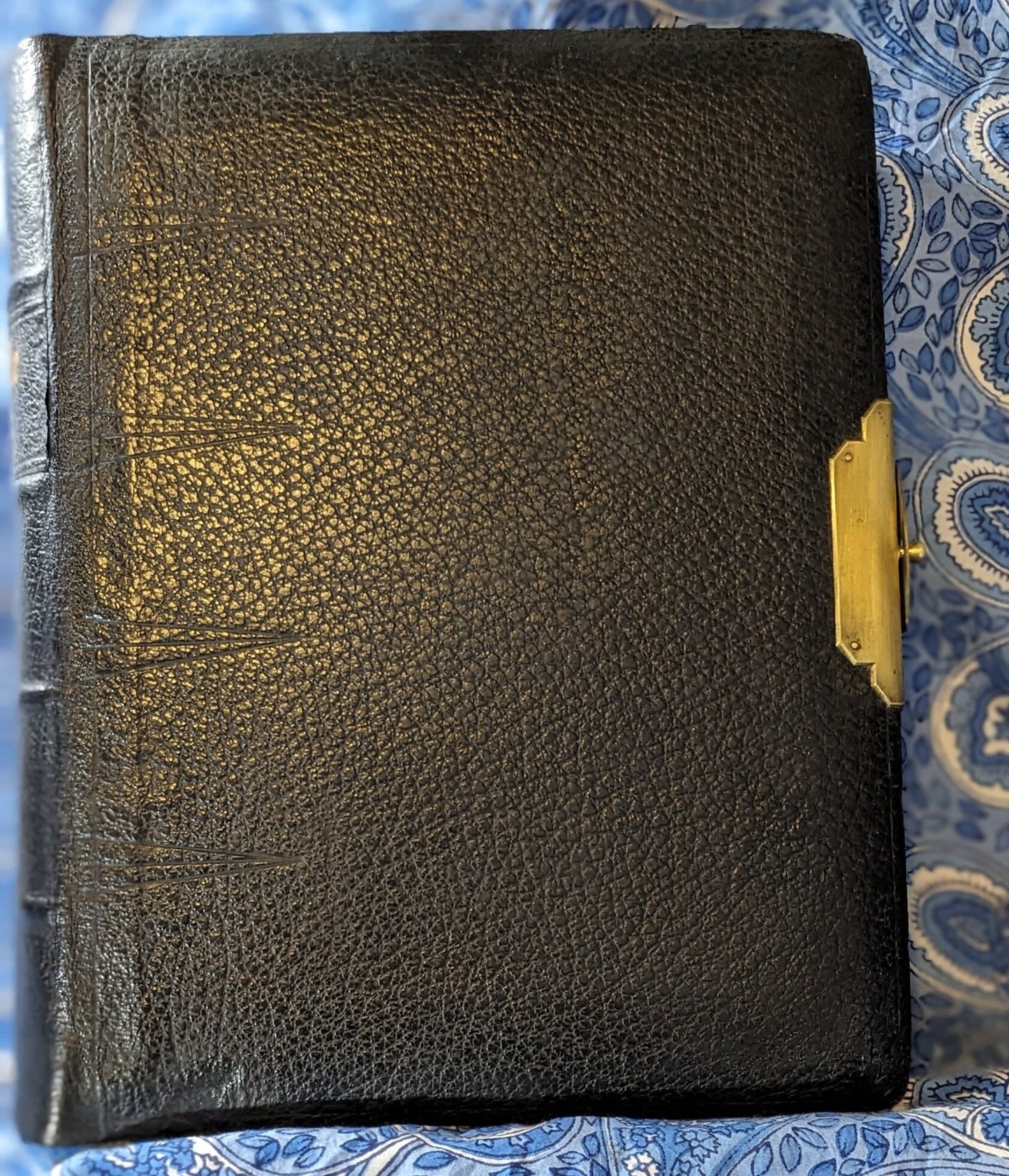 Large Antique Leather The Holy Bible - Oxford University Press 1884 Large Royal Quarto Size w/ Commentaries Henry & Scott with Single Clasp