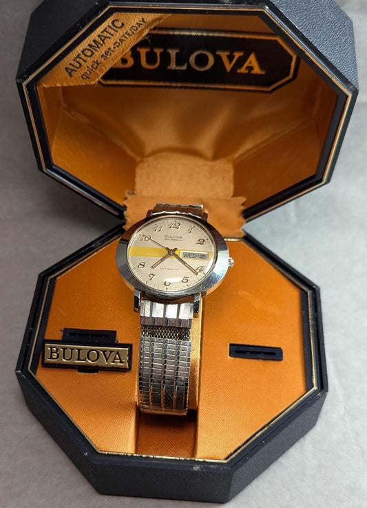 Rare Vintage 38mm 1973 Bulova President Automatic Swiss Wristwatch - Oval UFO Case 11 AOACB Movement with Rare Original Band. Original Case