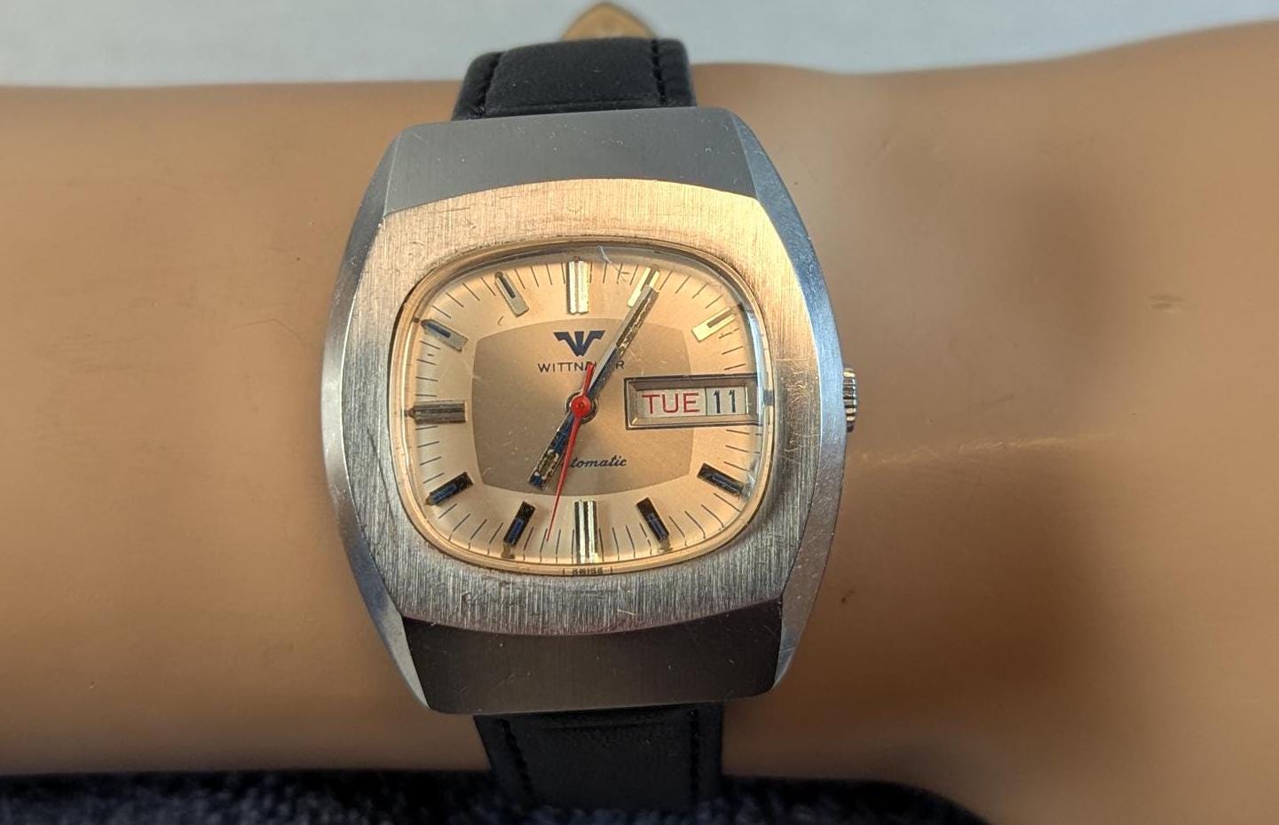 Fantastic Vintage 1970s Wittnauer Automatic Wristwatch - Interesting Stainless Steel Case Swiss 17 Jewel Auto Movement & new Leather Band.