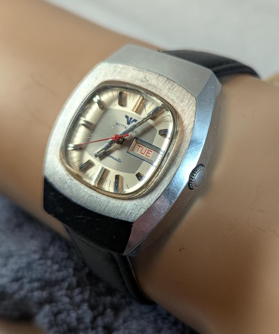Fantastic Vintage 1970s Wittnauer Automatic Wristwatch - Interesting Stainless Steel Case Swiss 17 Jewel Auto Movement & new Leather Band.