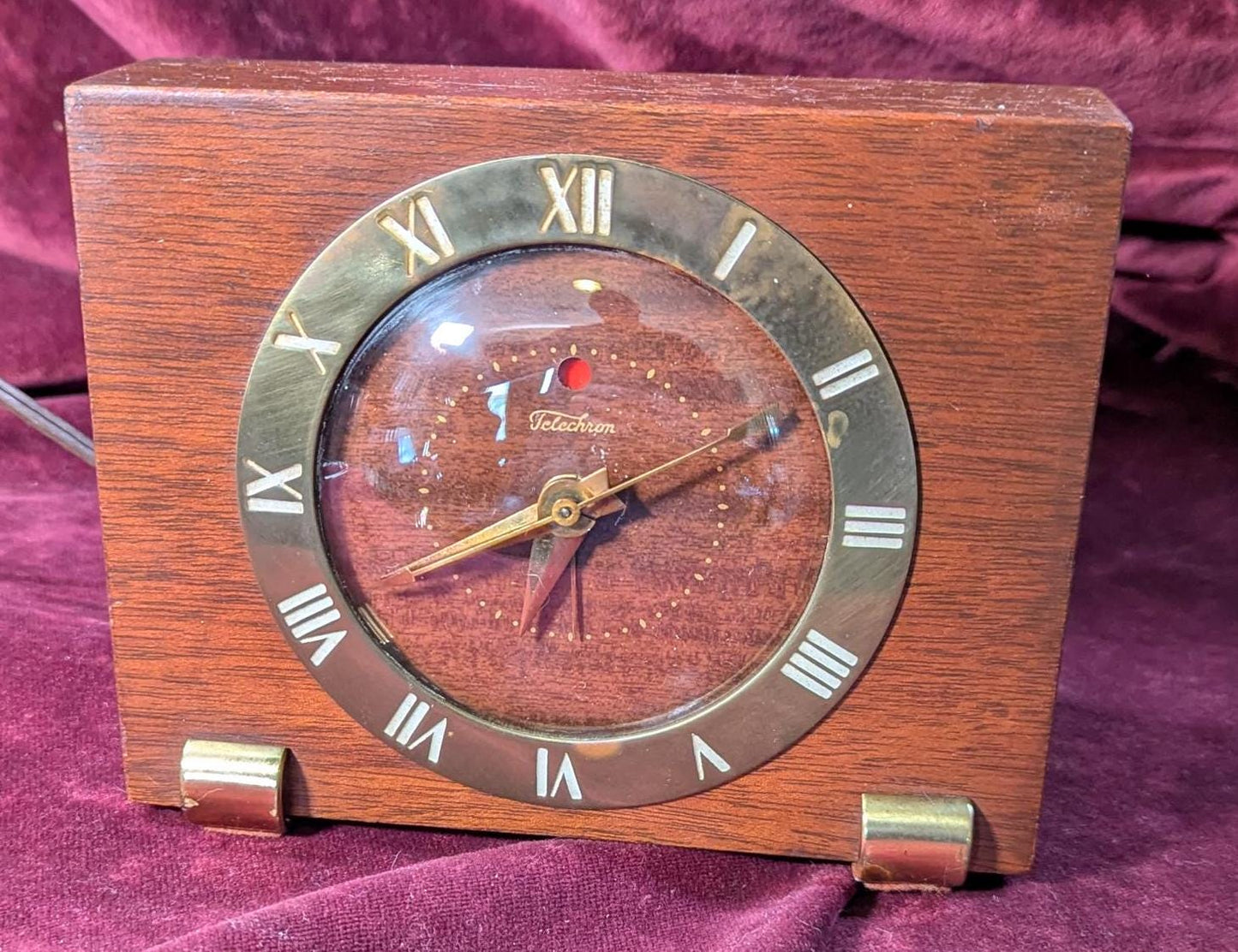 Vintage Telechron Airlux Alarm Clock: Mahogany Case, Retro Style