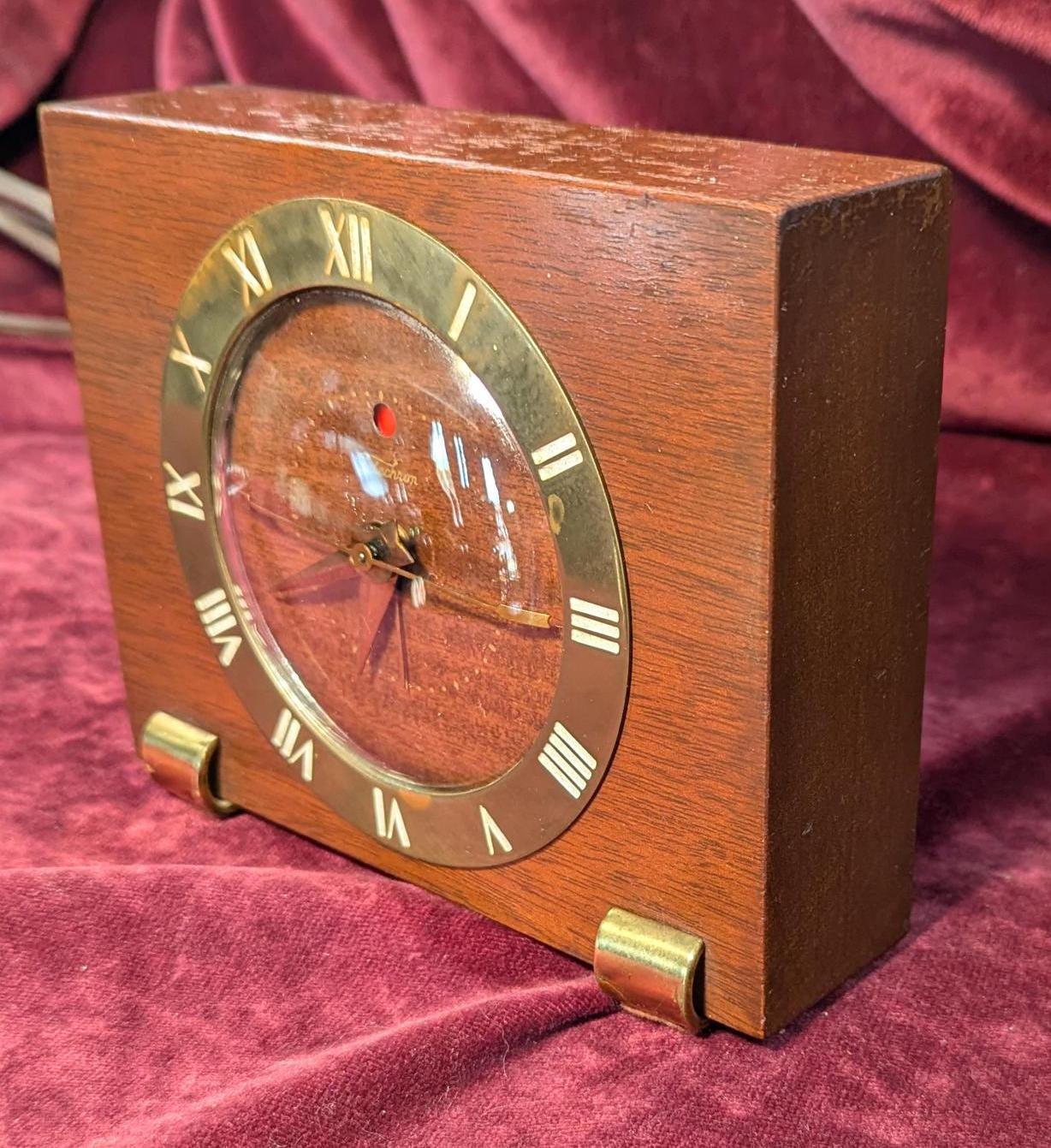 Vintage Telechron Airlux Alarm Clock: Mahogany Case, Retro Style
