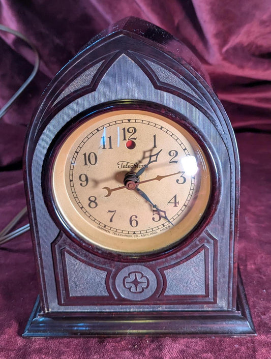 Wonderful Vintage Telechron Bakelite Cathedral model 355 Electric Clock. Working Fine with a great finish and art deco look.