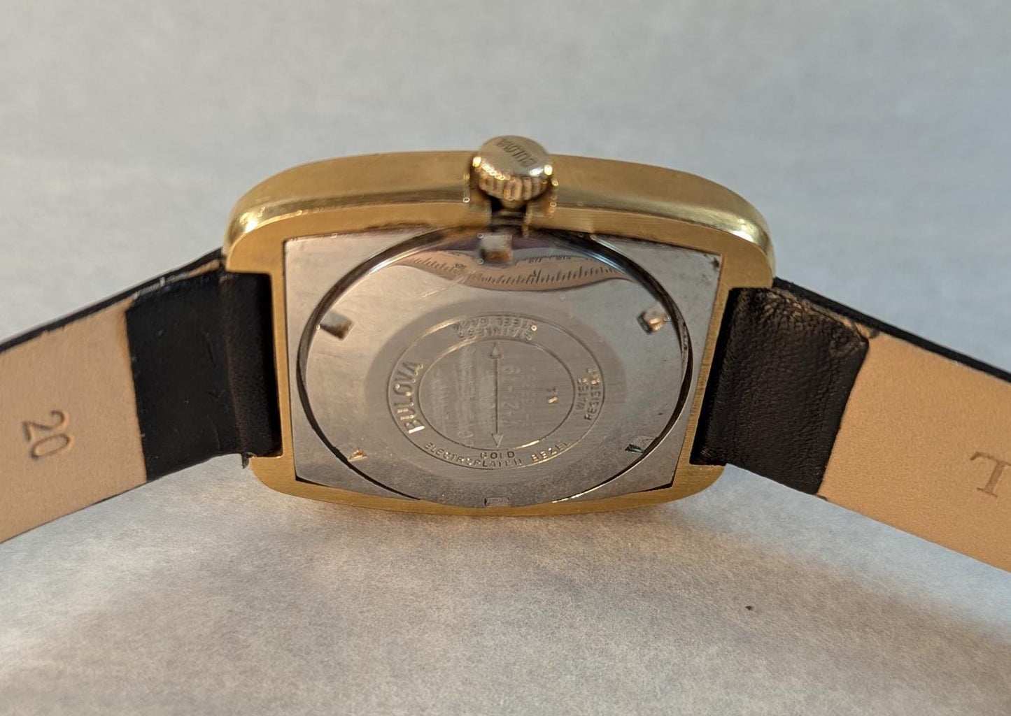Fantastic & Rare Vintage 1974 Bulova Minute Man Automatic Wristwatch - Gold Tone Case Swiss 23 Jewel Auto Movement with new Leather Band.