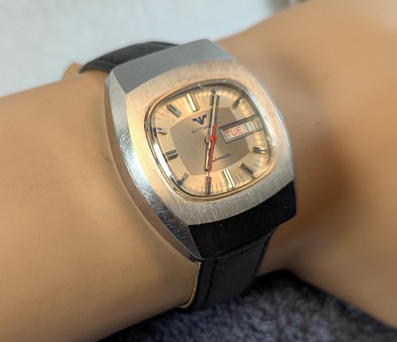 Fantastic Vintage 1970s Wittnauer Automatic Wristwatch - Interesting Stainless Steel Case Swiss 17 Jewel Auto Movement & new Leather Band.