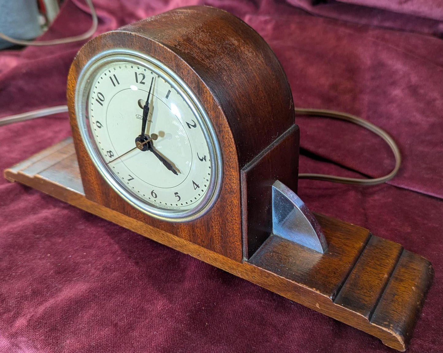 Vintage Telechron Electric Mantle Clock: 1930s Mahogany Commonwealth Model