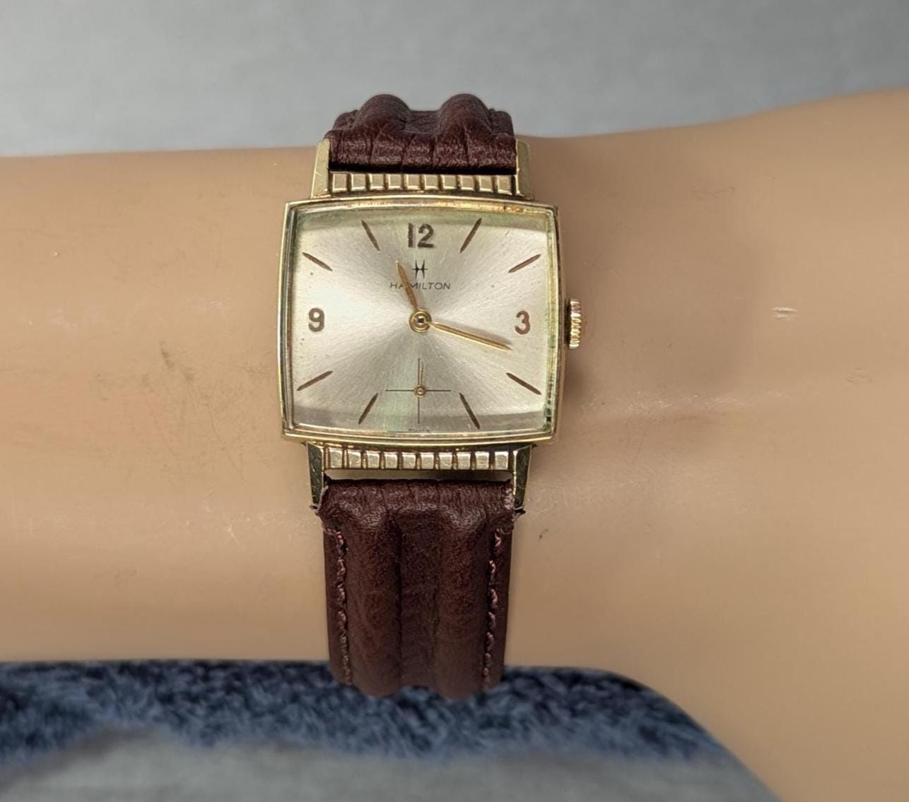 Vintage 1960s Hamilton "Gary" Swiss Men's Wrist Watch. Eta 9158 7 Jewels  Hybrid Movement Stylish Retro Design with Logo - Working