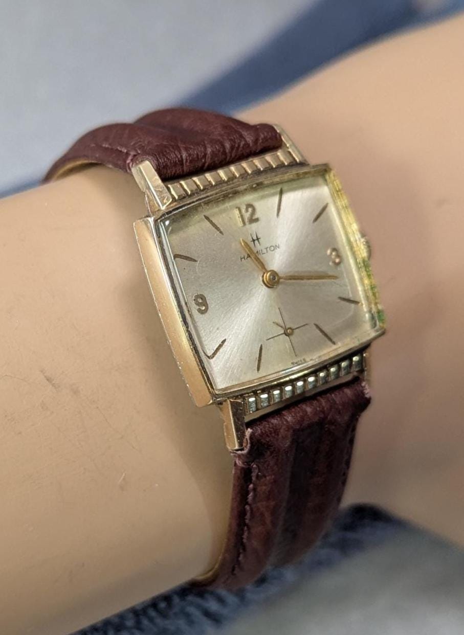 Vintage 1960s Hamilton "Gary" Swiss Men's Wrist Watch. Eta 9158 7 Jewels  Hybrid Movement Stylish Retro Design with Logo - Working