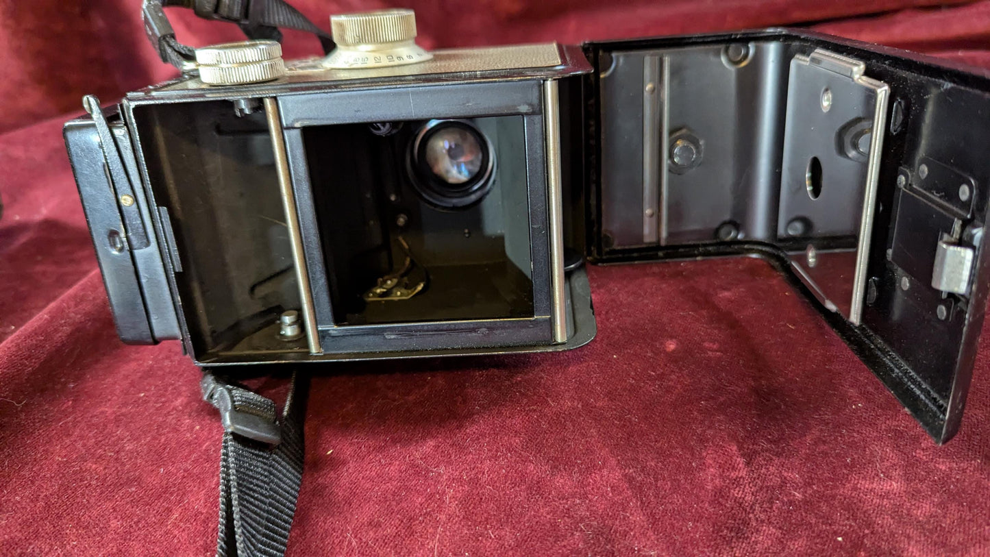 Antique Graflex 22 TLR Camera: 6x6 Film, Graftar 85mm Lens, Original Case