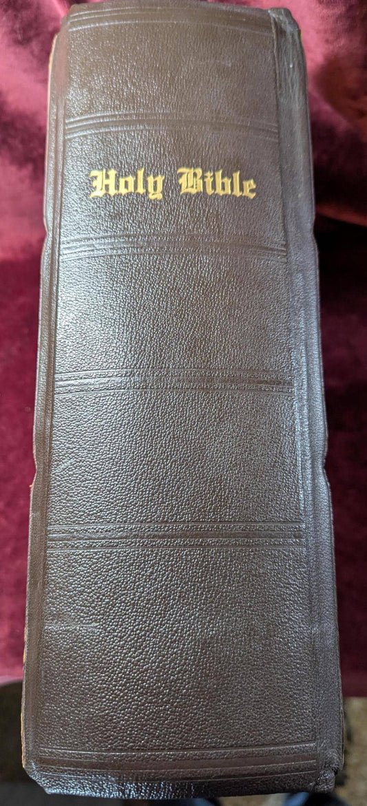 Antique Leather 1900 Self Pronouncing Edition The Holy Bible Large Royal Quarto Size Ornate & Embossed Covers - Illustrated Color Pictures
