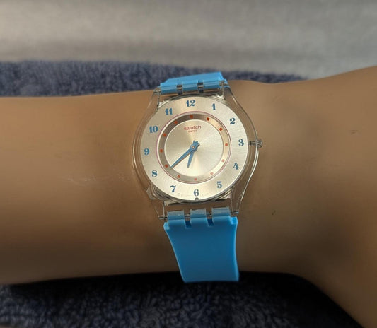 Vintage Swatch FLÛTE DE PAN Swiss Made Watch with a Grey Dial, 34mm Unisex Case and New Blue silicone Band - New Battery & Working Fine