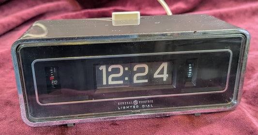 Vintage General Electric Model 8128K Electric Desk/Alarm Clock - Flip /Roll Display - Working Fine - Stylish with a Nice Design from 1960s.