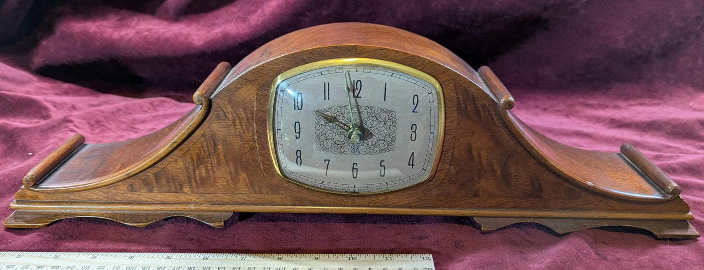 Vintage Ingraham Sentinel Mantle Clock: Retro 1940s Design, Quartz Movement
