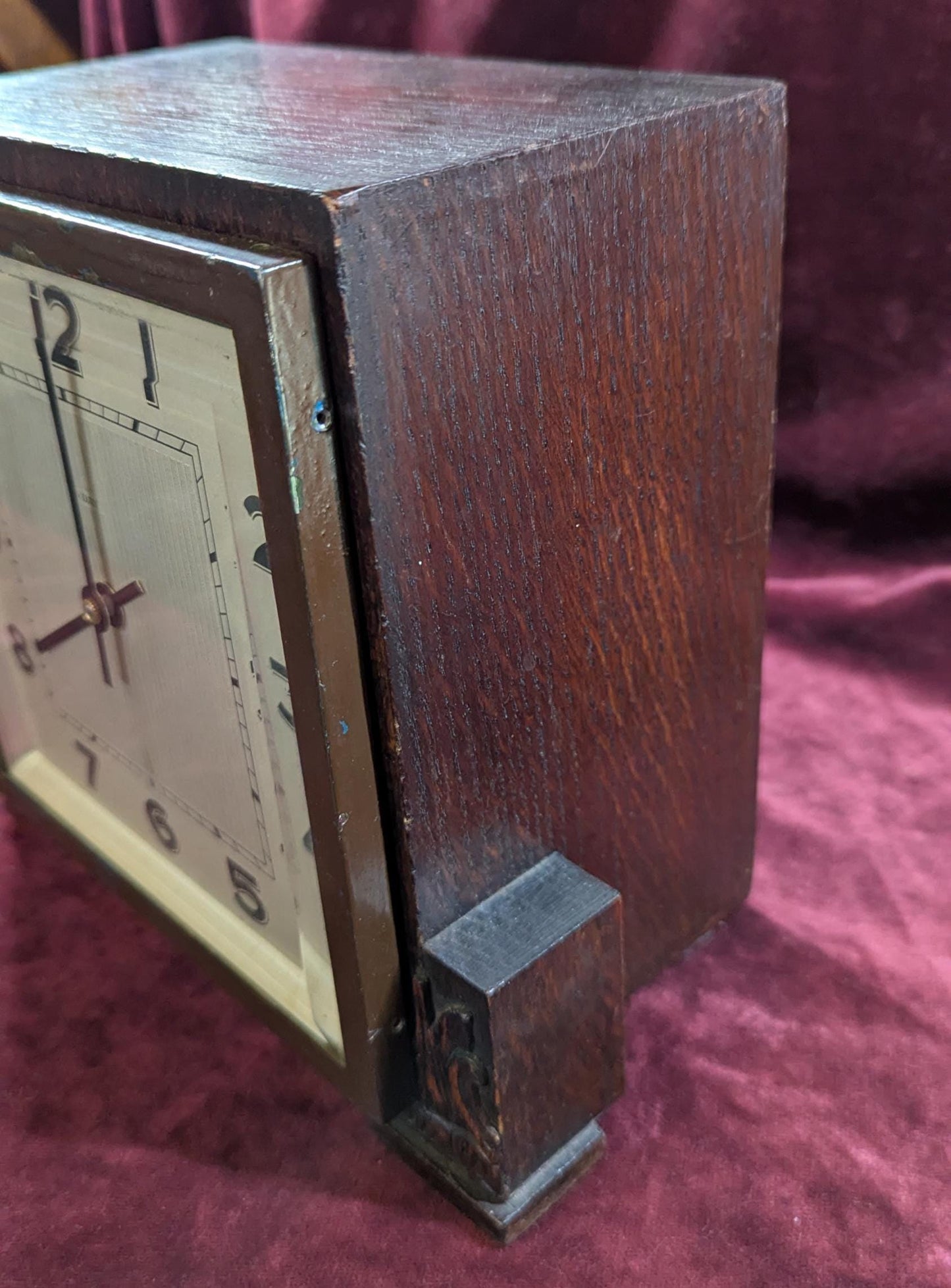 Vintage Mantle Clock: 1940s British Retro Wood Style New Quartz Movement