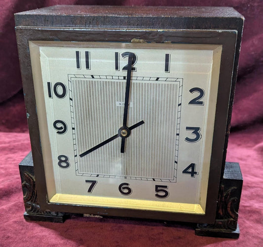 Vintage Mantle Clock: 1940s British Retro Wood Style New Quartz Movement