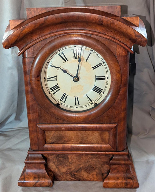 Antique Seth Thomas Mantel Clock Circa 1880, Mahogany veneer case, 8 Day Movement