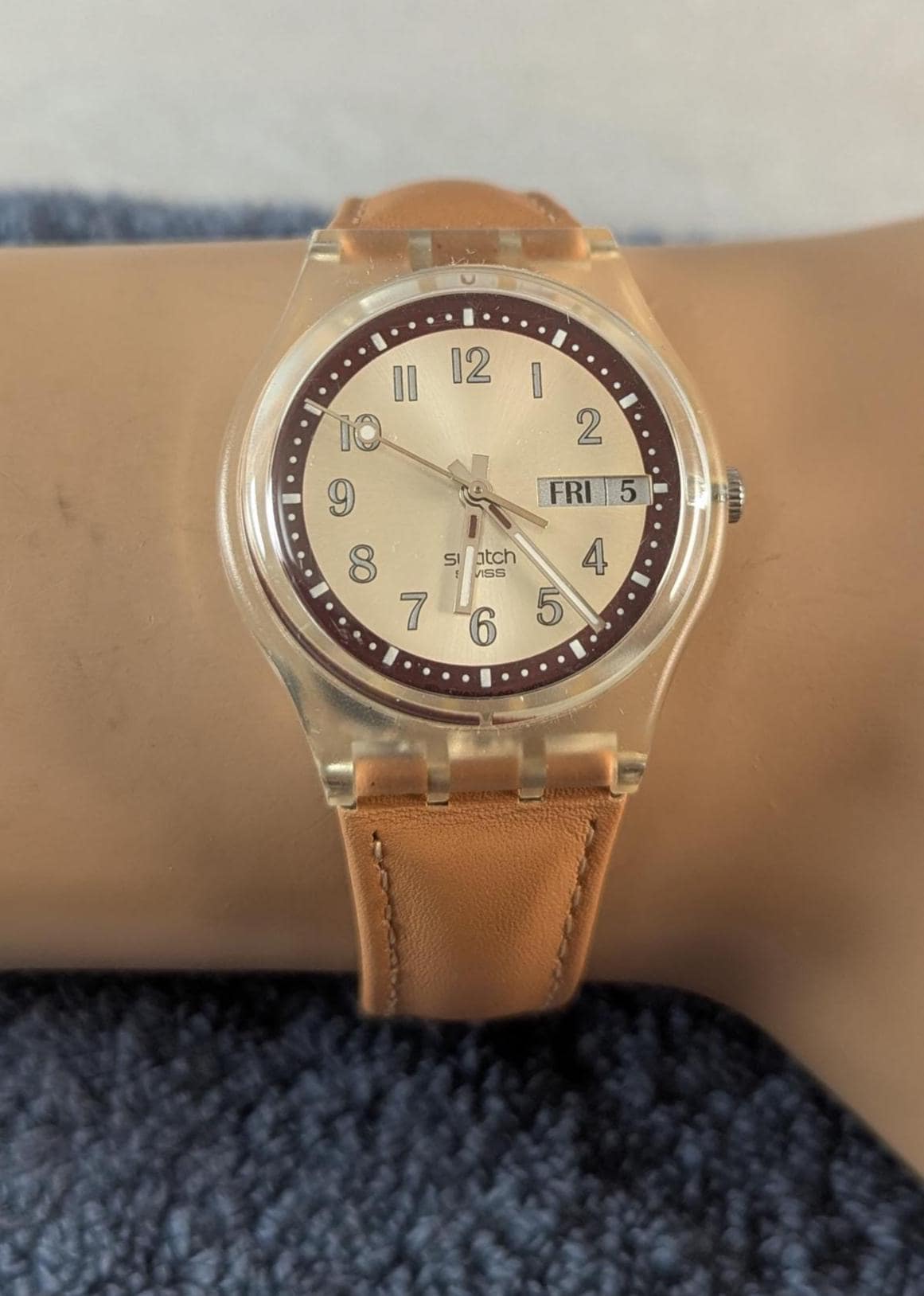 Vintage Swatch Croissant Chaude Watch: Swiss Made, Day Date, New Battery