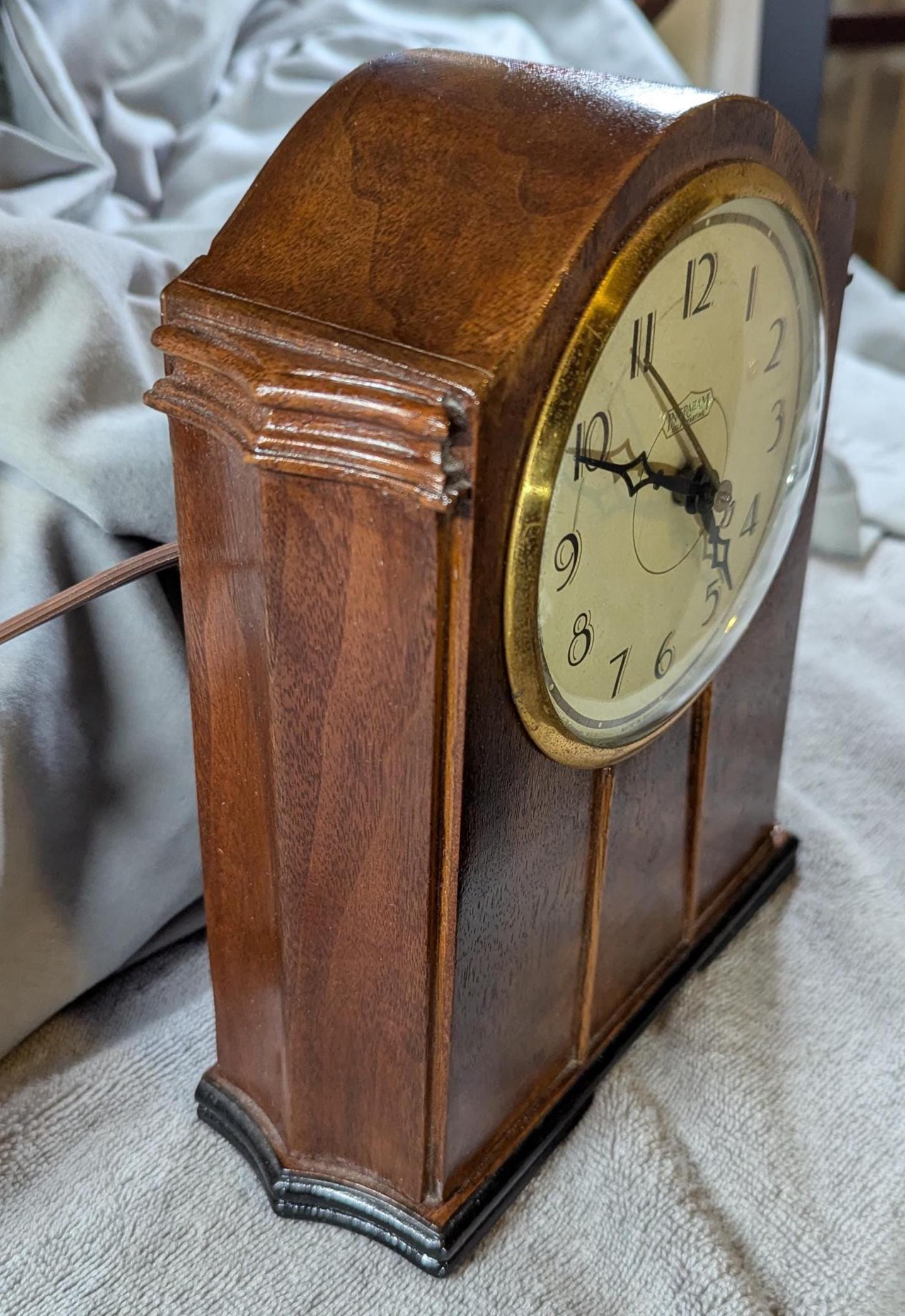 Vintage Ingraham Mantle Clock 1930s Art Deco Wood Case Model SC323