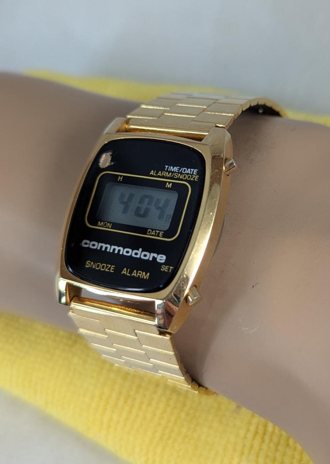 Rare 1979 Commodore Snooze Alarm LCD Digital Men's Watch - Vintage Gold Tone