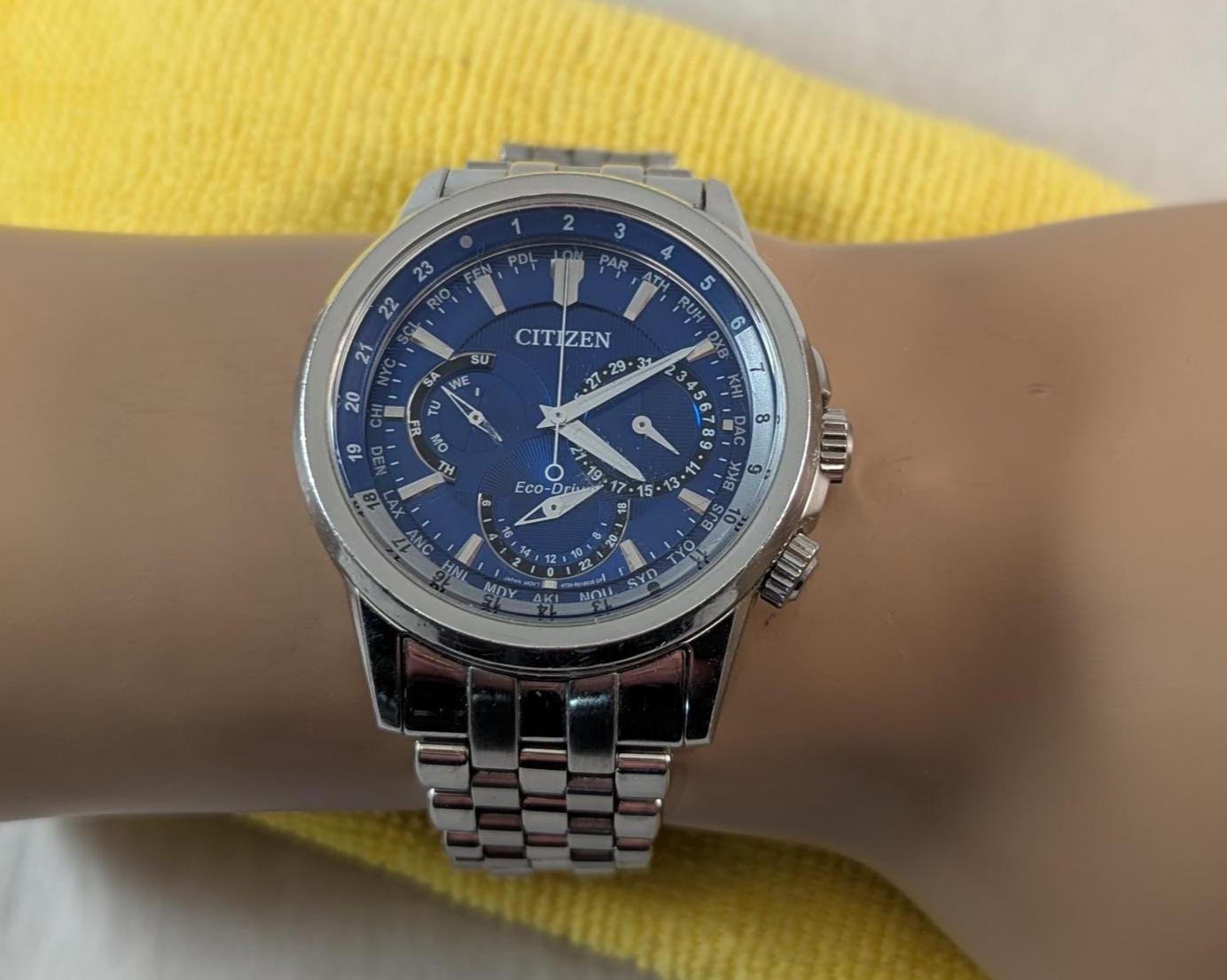 Used Citizen Eco-Drive Calendrier Men's Watch with Blue Dial