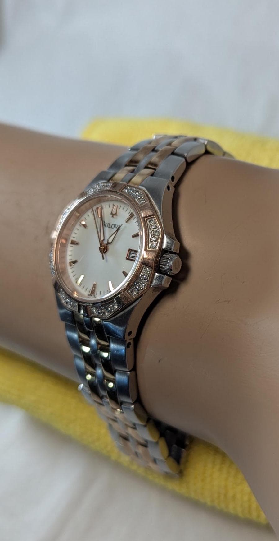 Vintage Bulova Diamond Accented Ladies Watch Mother Of Pearl Dial Model 98R133